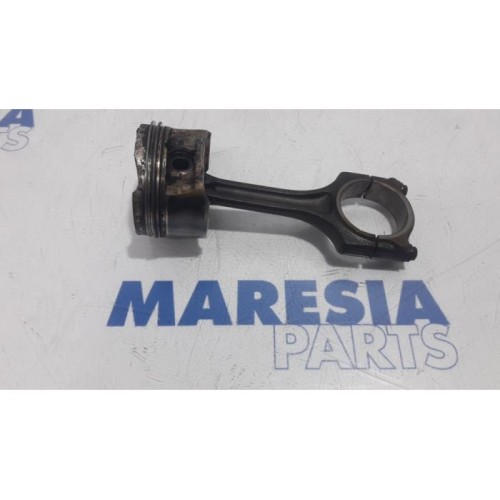 Peugeot - 5008 - Piston