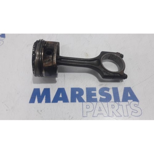 Peugeot - 5008 - Piston