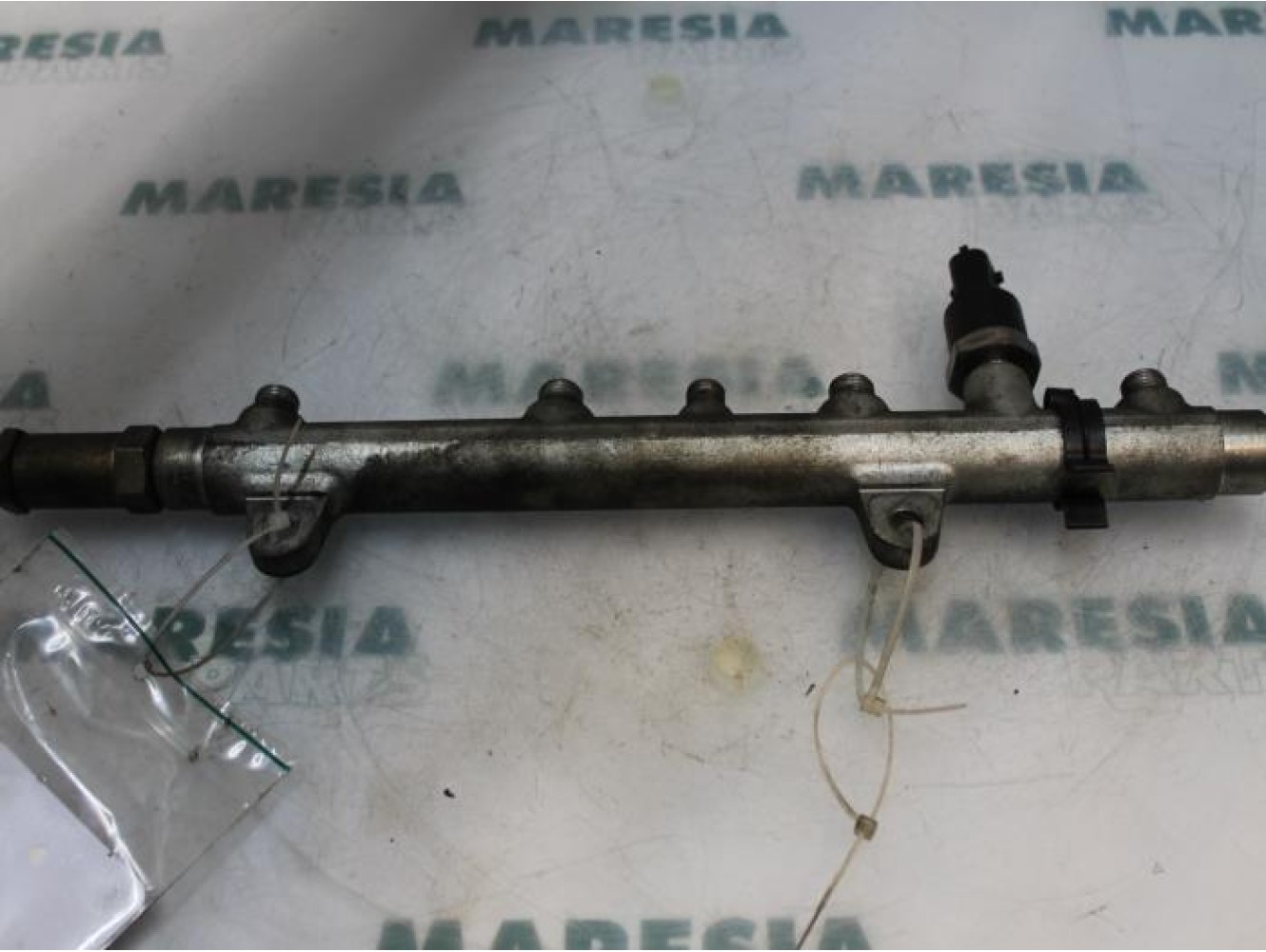 Renault - Laguna - Fuel injector nozzle