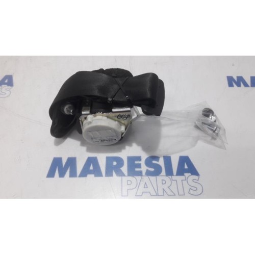 Fiat - 500 - Rear seatbelt, right