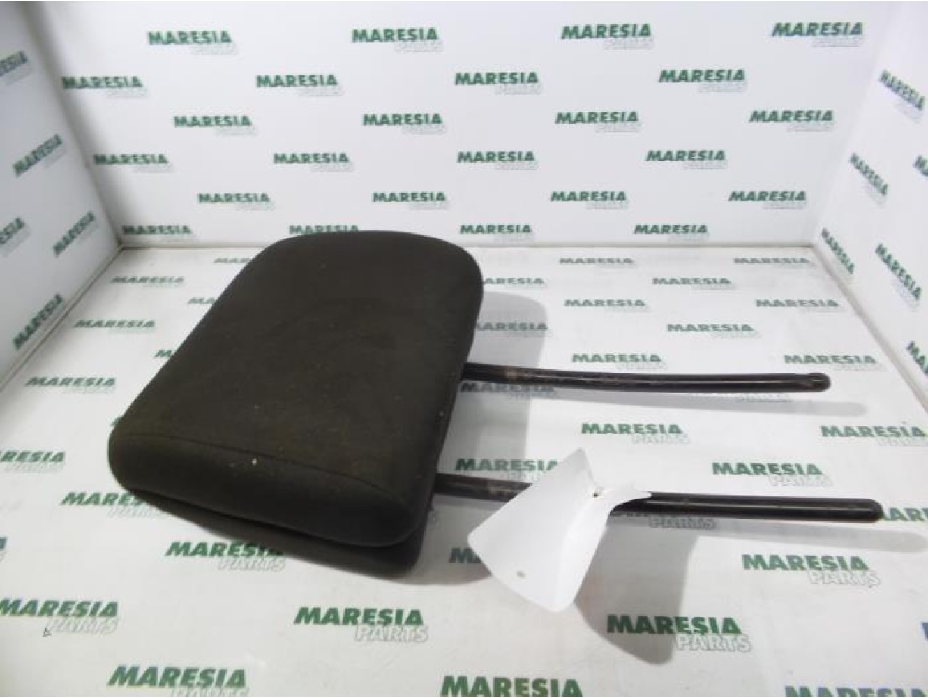 Renault - Megane - Headrest