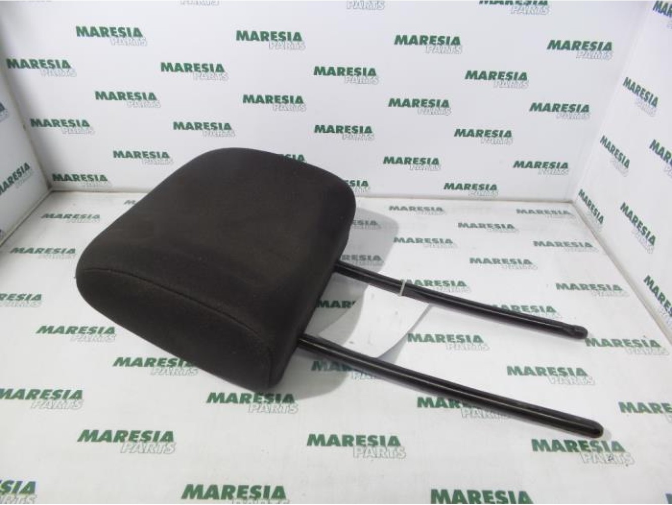 Renault - Megane - Headrest