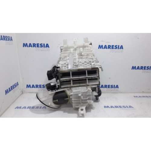 Citroen - C3 Picasso - Heater housing