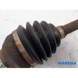 Renault - Trafic - Aandrijfas links-voor