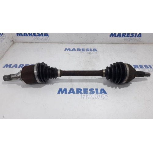 Renault - Trafic - Front drive shaft, left