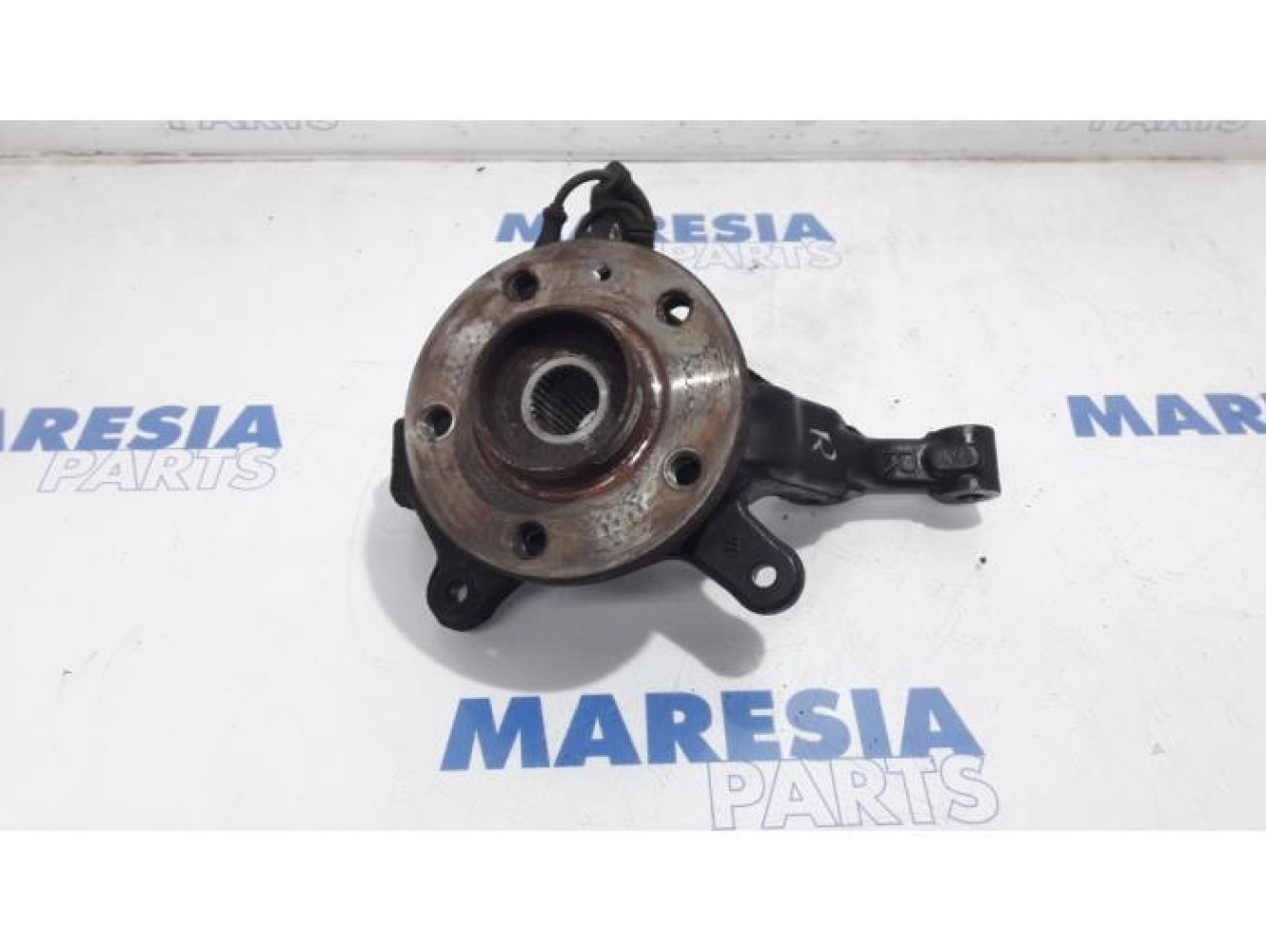 Renault - Trafic - Knuckle, front right