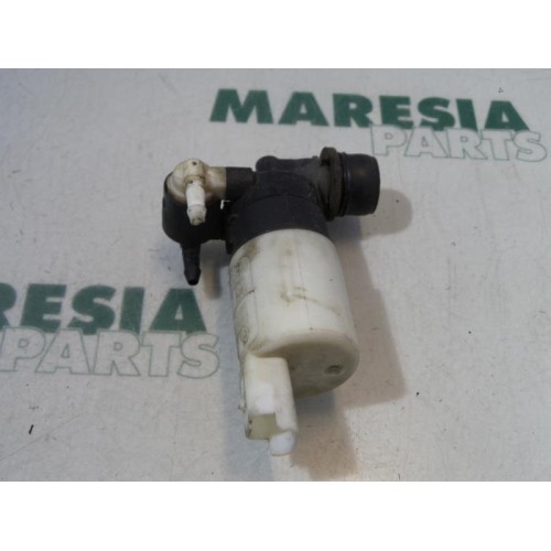 Renault - Megane Scenic - Windscreen washer pump