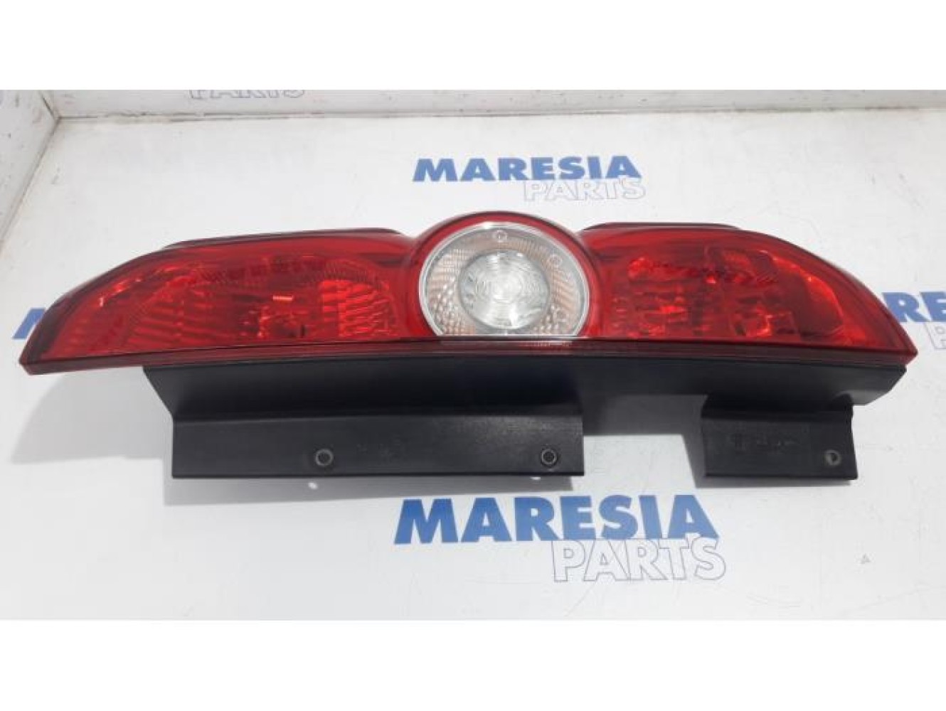 Fiat - Doblo - Taillight, right
