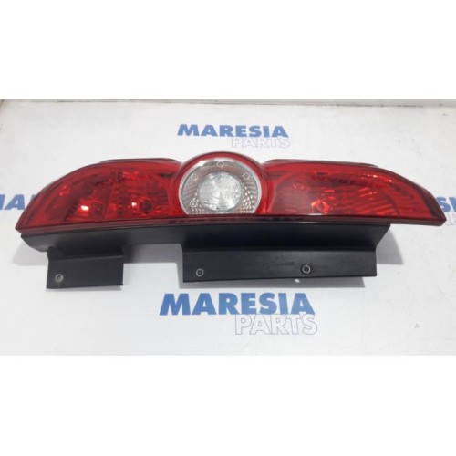Fiat - Doblo - Achterlicht links
