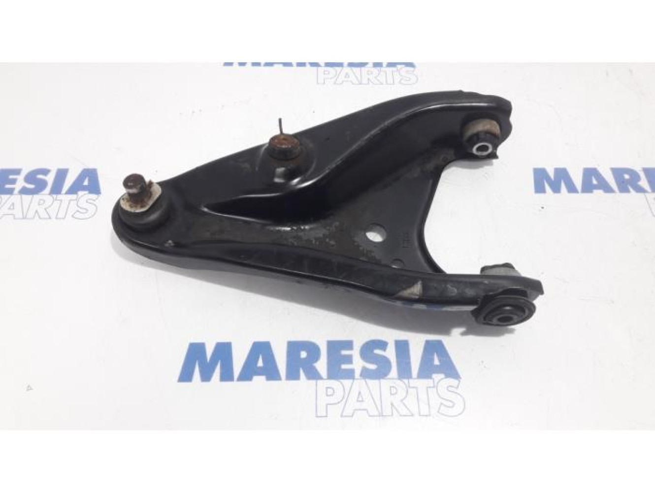 Dacia - Logan - Front lower wishbone, right