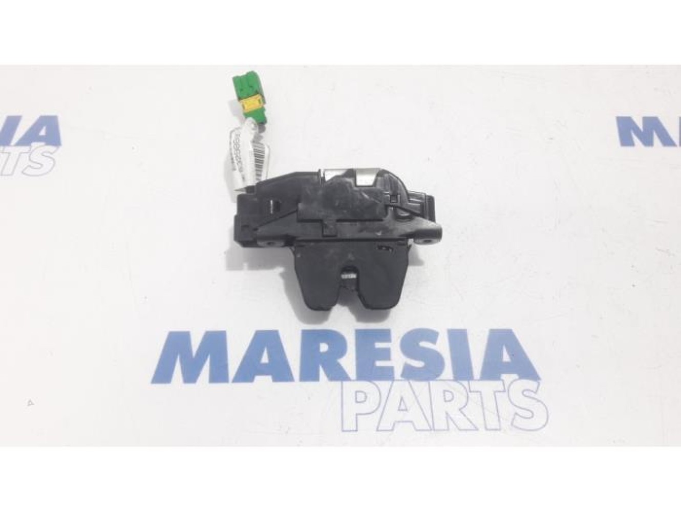 Peugeot - 207 - Tailgate lock mechanism