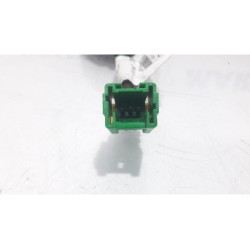 Peugeot - 207 - Tailgate lock mechanism