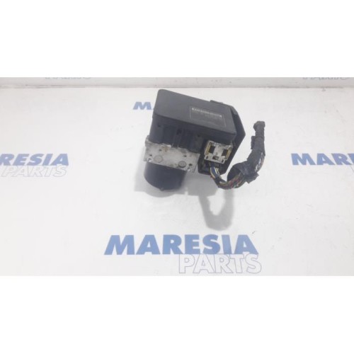Peugeot - 207 - ABS pump