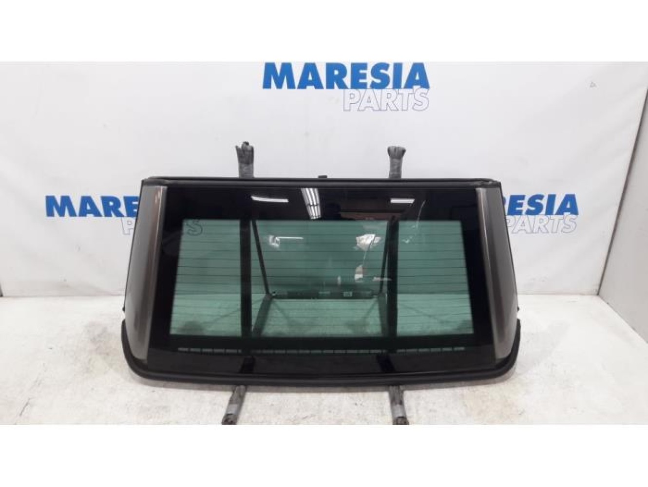 Peugeot - 207 - Rear window