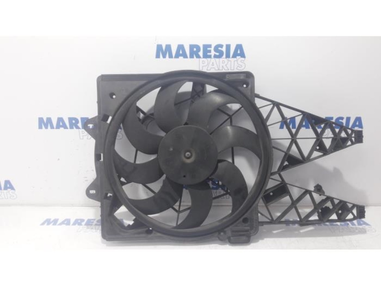 Fiat - Doblo - Fan motor