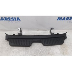 Renault - Master - Rear bumper component, central