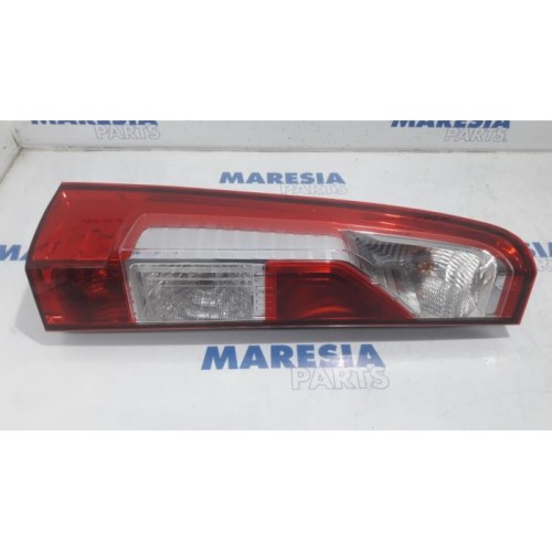 Renault - Master - Achterlicht links