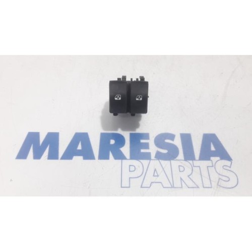 Renault - Master - Multi-functional window switch