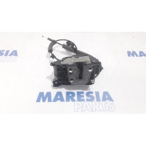 Renault - Master - Door lock mechanism 2-door, right