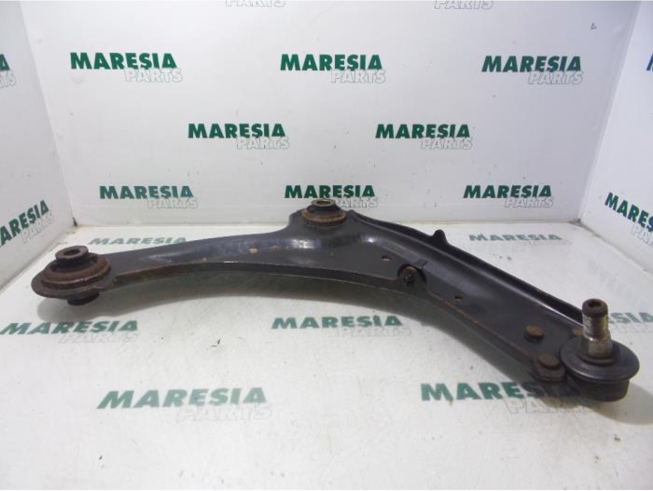 Renault - Laguna - Front lower wishbone, right