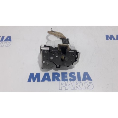 Fiat - Doblo - Door lock mechanism 2-door, right