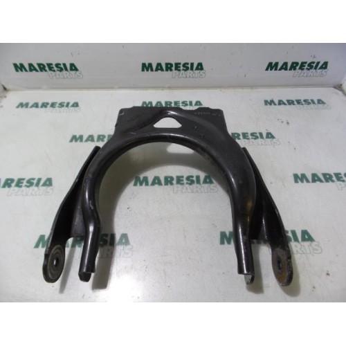 Peugeot - 407 - Querlenker oben links vorne