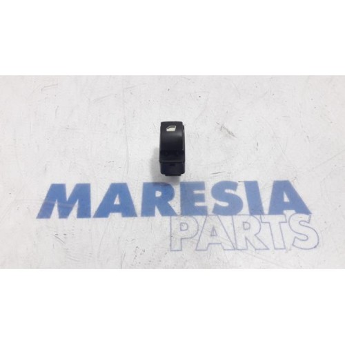 Citroen - Berlingo - Multi-functional window switch