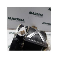 Renault - Clio - Front seatbelt, right