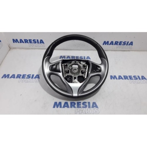 Renault - Clio - Steering wheel