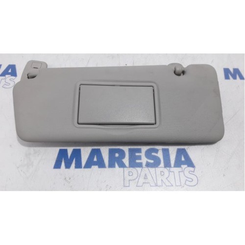 Renault - Clio - Sun visor