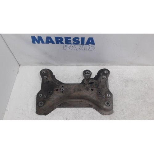 Opel - Vivaro - Subframe