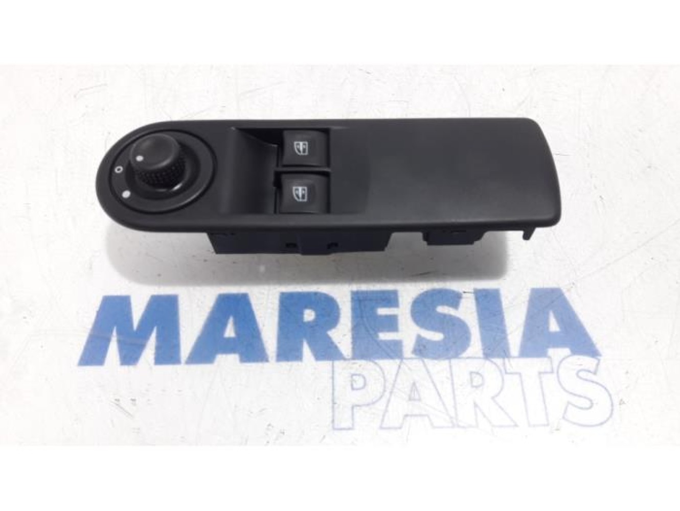 Renault - Clio - Multi-functional window switch