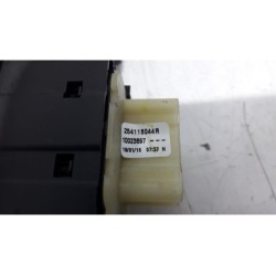 Renault - Clio - Multi-functional window switch