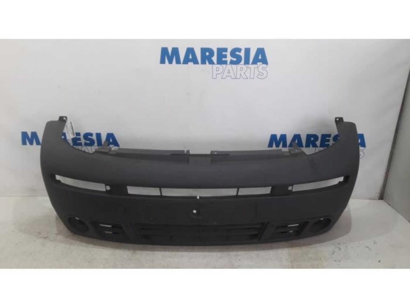 Opel - Vivaro - Front bumper