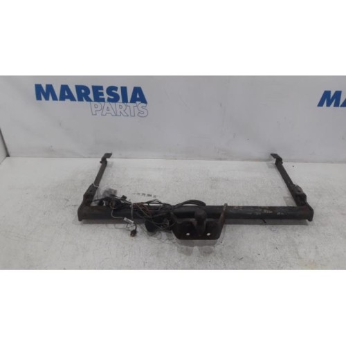 Opel - Vivaro - Towbar