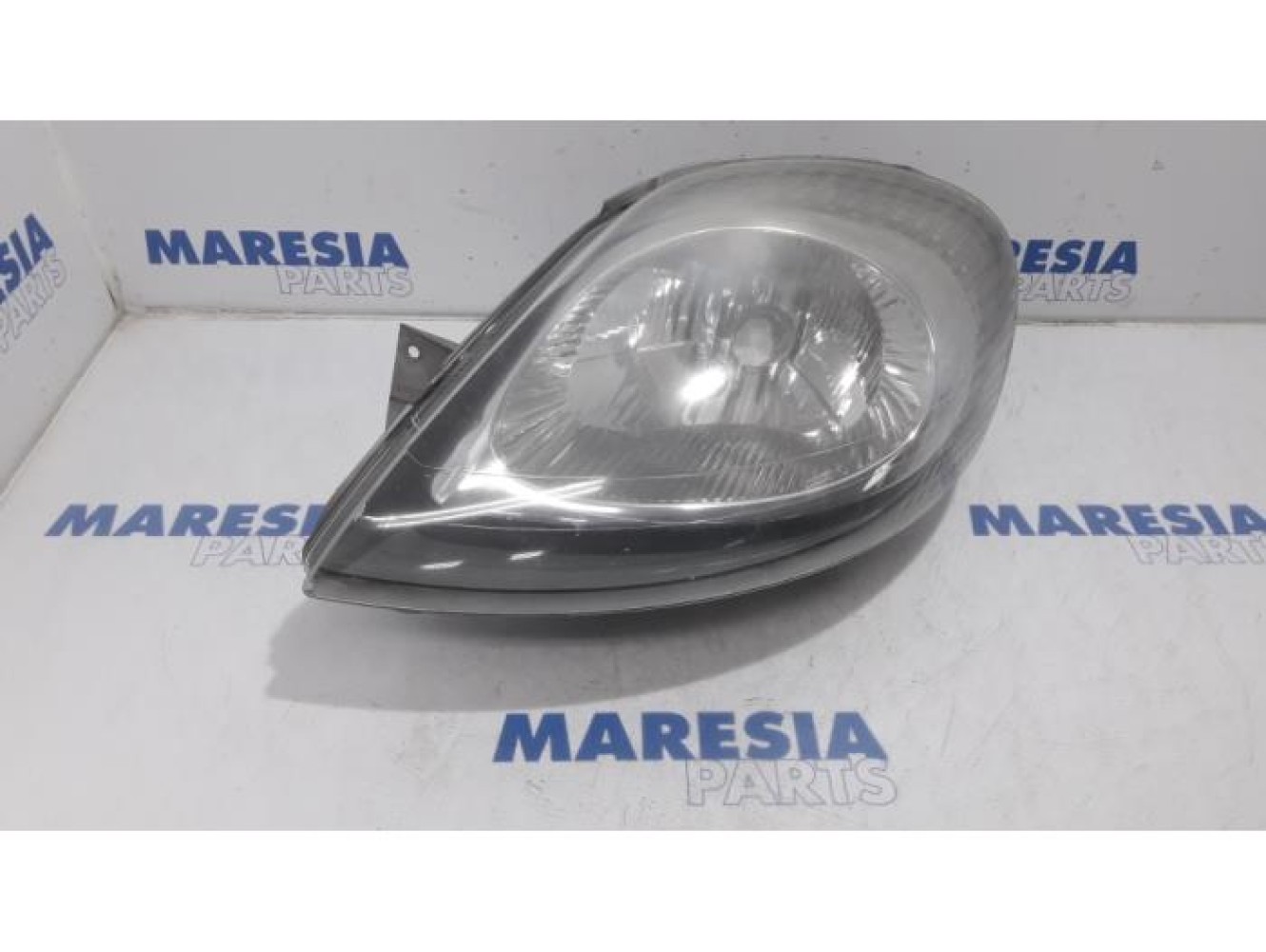 Opel - Vivaro - Koplamp links