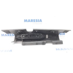 Opel - Vivaro - Taillight, right