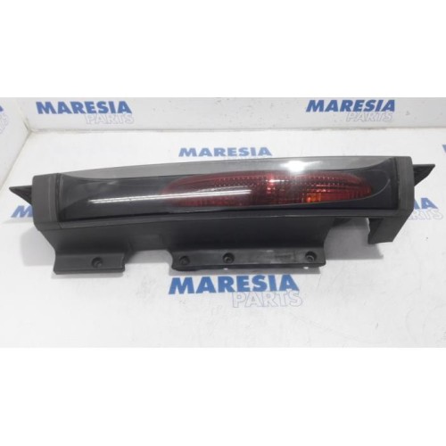 Opel - Vivaro - Taillight, right