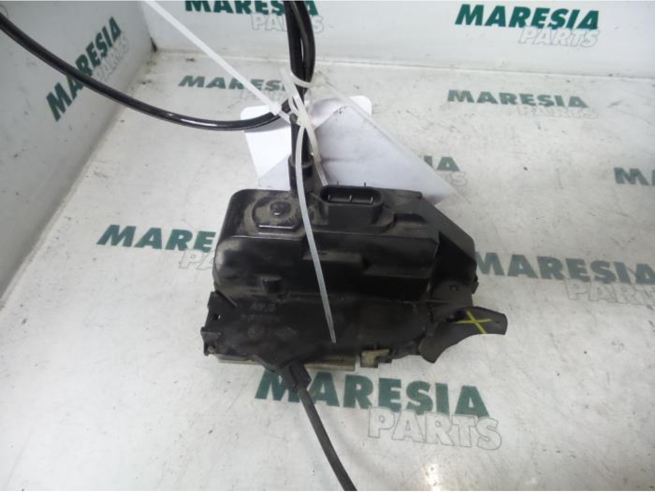 Renault - Megane Scenic - Door lock mechanism 4-door, front left