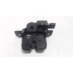 Renault - Captur - Tailgate lock mechanism