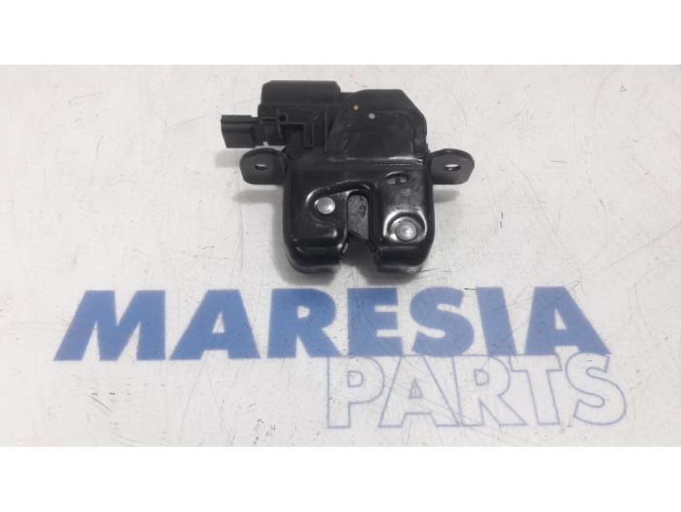 Renault - Captur - Tailgate lock mechanism