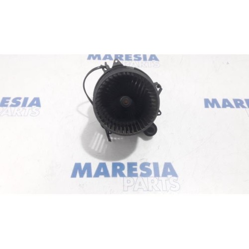 Renault - Captur - Heating and ventilation fan motor