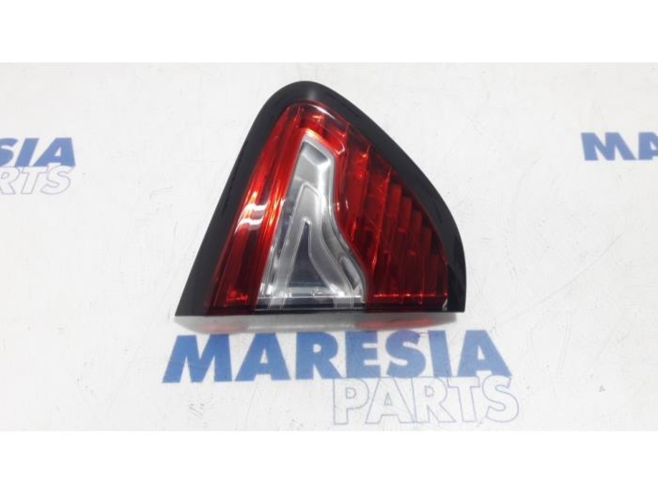 Renault - Captur - Taillight, left