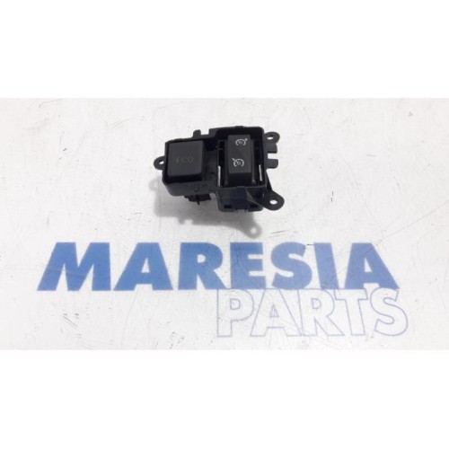 Renault - Captur - Cruise control switch