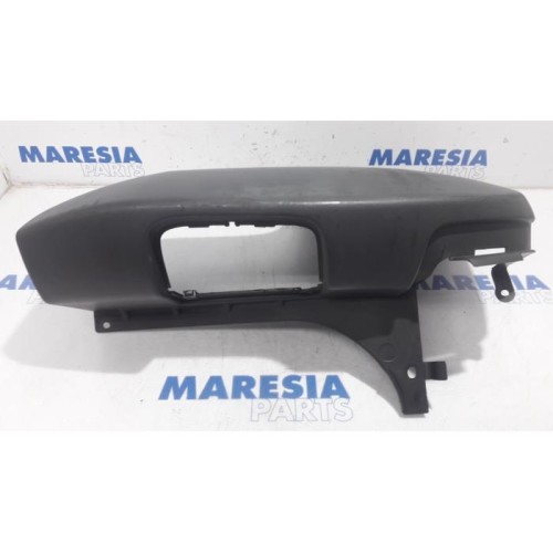 Opel - Vivaro - Rear bumper component, right