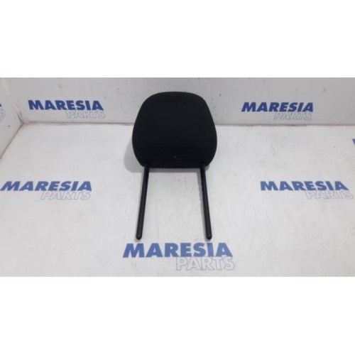 Peugeot - 208 - Headrest
