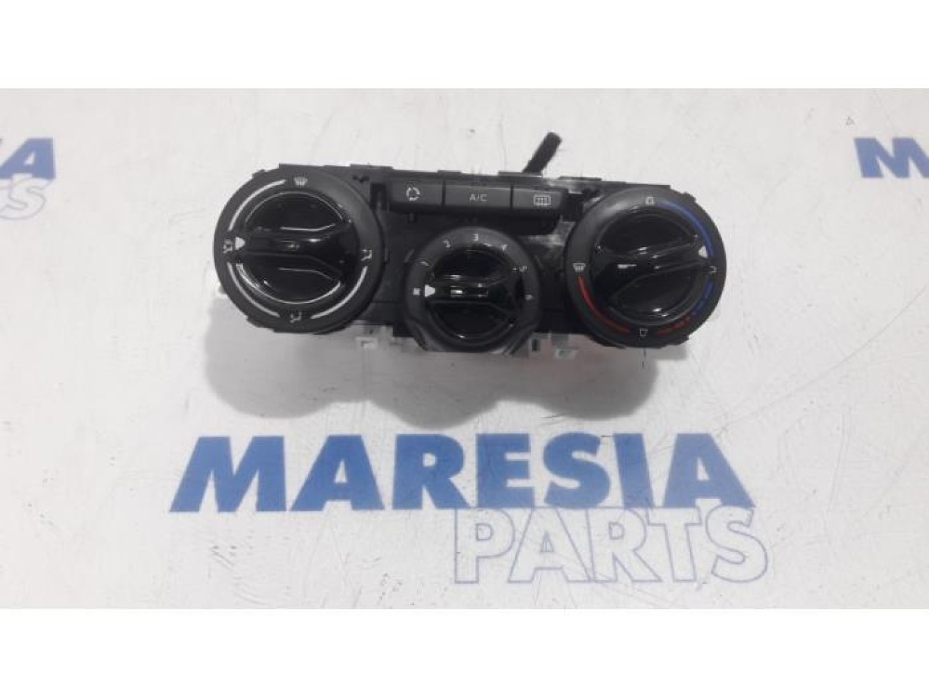 Peugeot - 208 - Heater control panel