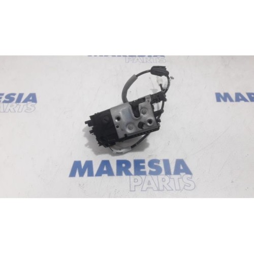 Peugeot - 208 - Front door lock mechanism 4-door, right