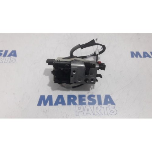 Peugeot - 208 - Rear door mechanism 4-door, right
