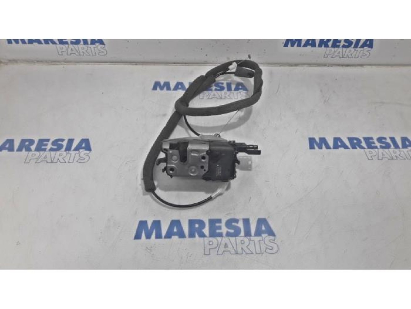 Peugeot - Partner - Sliding door lock mechanism, left